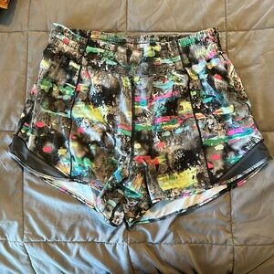 Lululemon Hotty Hot High-Rise Lined Shorts 4inch